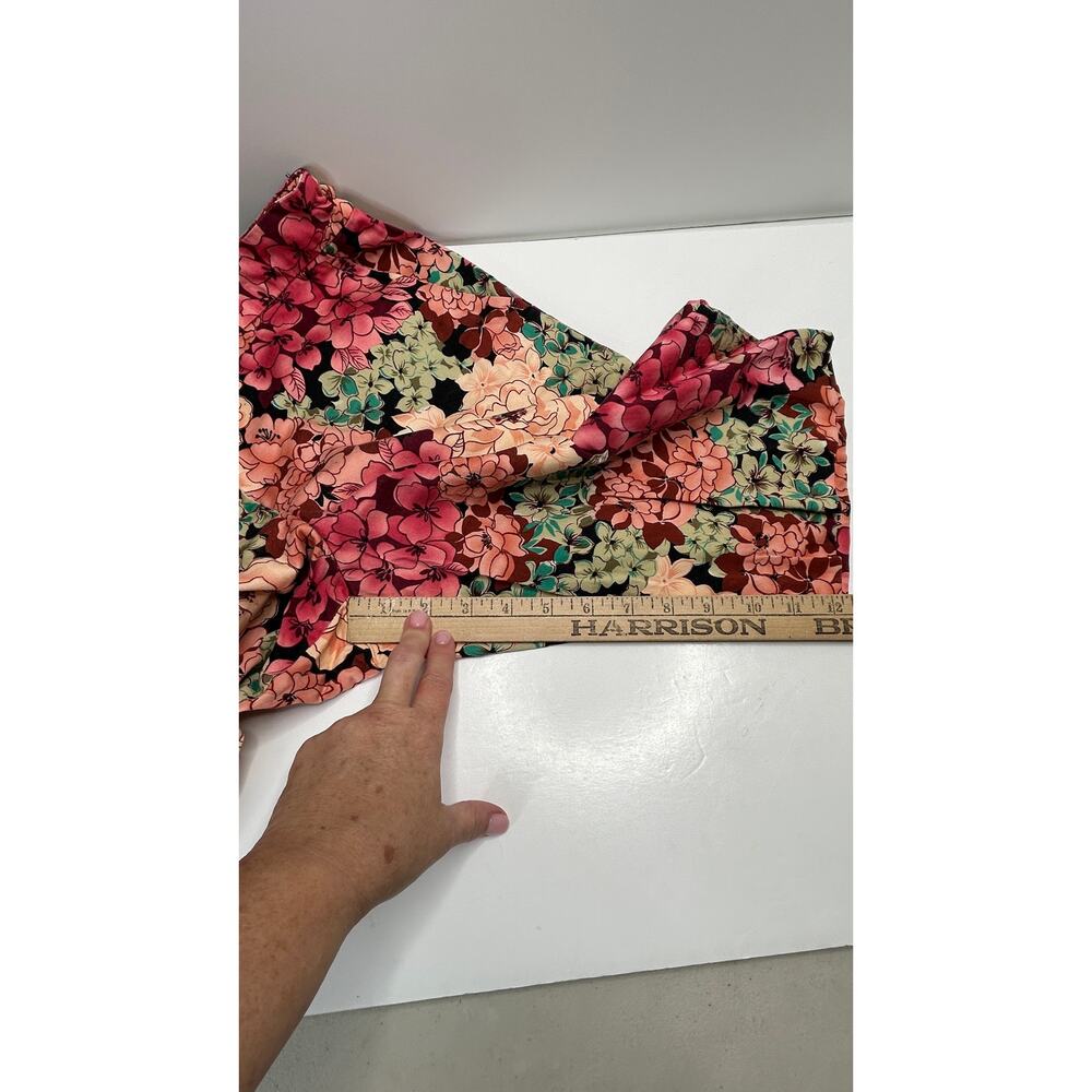 Larry Levine Floral High Rise Bermuda 12" Short Multicolored Women 10 - Picture 7 of 9